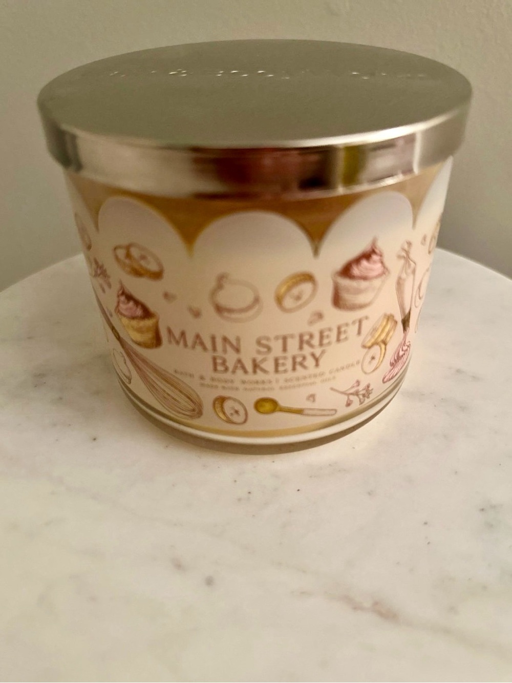 Bath & Body Works Main Street Bakery 3 Wick Candle 14.5 oz NEW Unburned